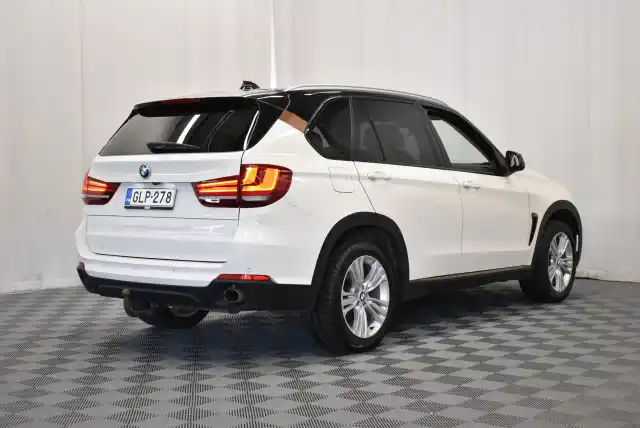 Valkoinen Maastoauto, BMW X5 – GLP-278