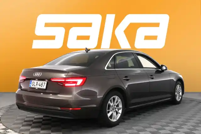 Ruskea Sedan, Audi A4 – GLR-487