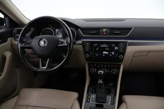 Musta Farmari, Skoda Superb – GLR-635