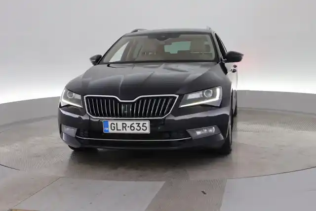 Musta Farmari, Skoda Superb – GLR-635