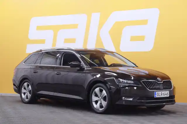 Ruskea Farmari, Skoda Superb – GLR-646