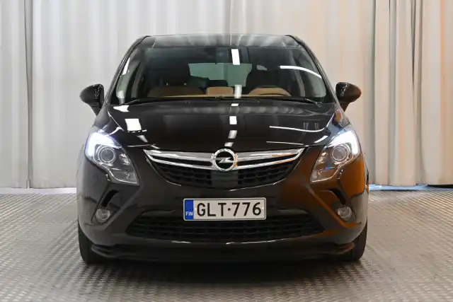 Ruskea Tila-auto, Opel Zafira Tourer – GLT-776