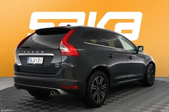 Harmaa Maastoauto, Volvo XC60 – GLU-121