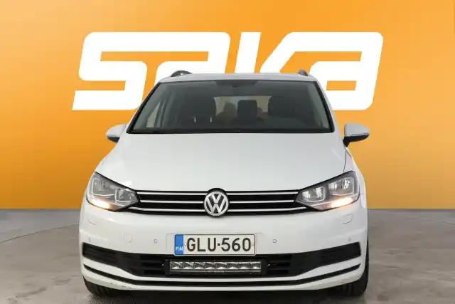 Valkoinen Tila-auto, Volkswagen Touran – GLU-560