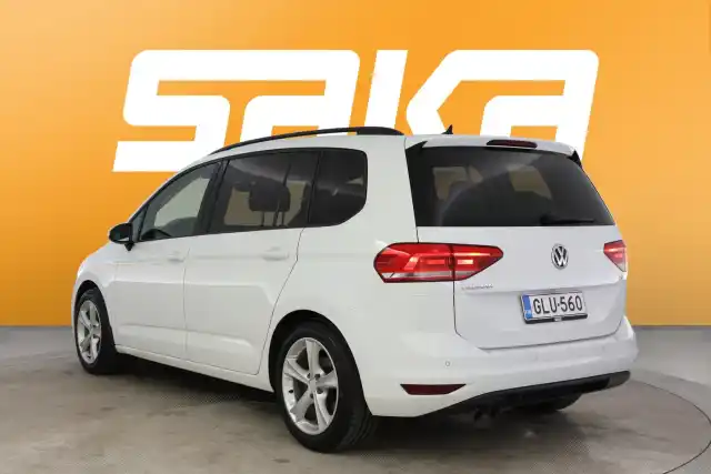 Valkoinen Tila-auto, Volkswagen Touran – GLU-560