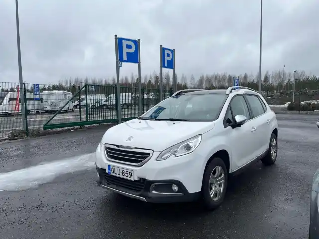 Valkoinen Viistoperä, Peugeot 2008 – GLU-859