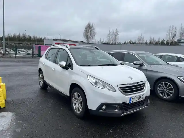 Valkoinen Viistoperä, Peugeot 2008 – GLU-859