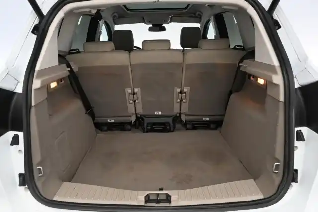 Valkoinen Tila-auto, Ford C-Max – GLV-288