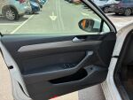 Valkoinen Farmari, Volkswagen Passat – GLV-638, kuva 5