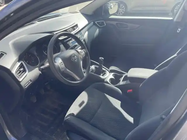 Harmaa Maastoauto, Nissan Qashqai – GLV-827