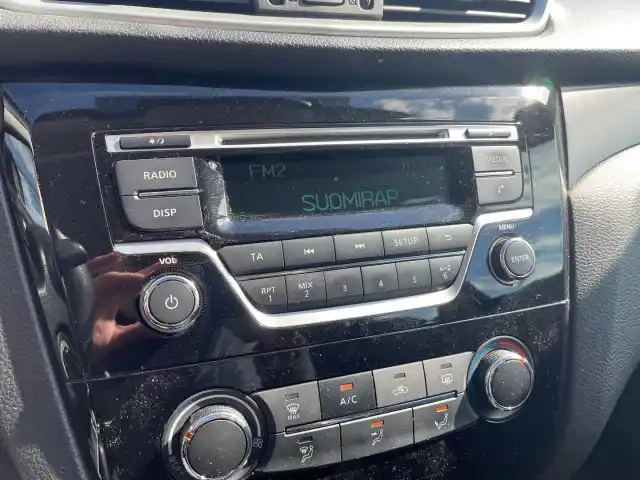 Harmaa Maastoauto, Nissan Qashqai – GLV-827