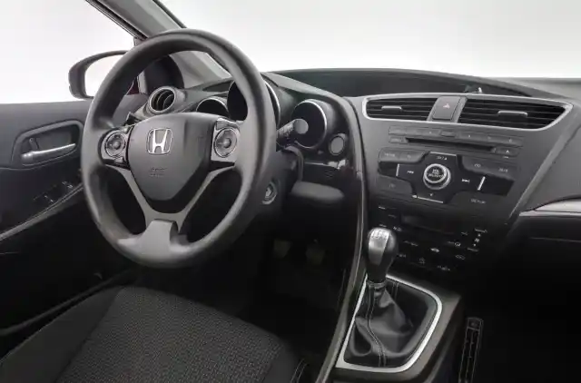 Punainen Viistoperä, Honda Civic – GLX-151