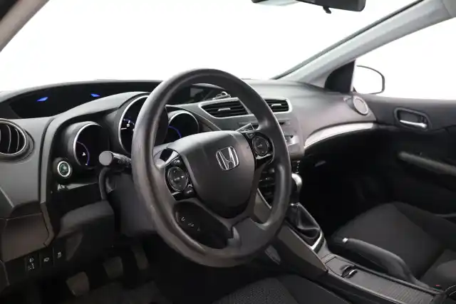 Punainen Viistoperä, Honda Civic – GLX-151