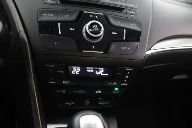 Punainen Viistoperä, Honda Civic – GLX-151