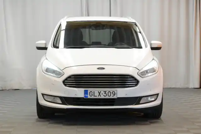 Valkoinen Tila-auto, Ford Galaxy – GLX-309