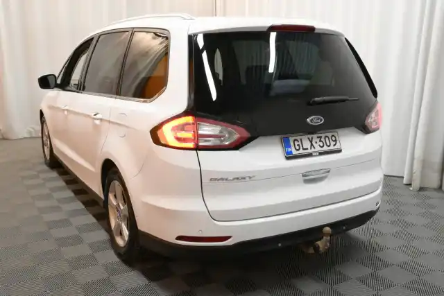 Valkoinen Tila-auto, Ford Galaxy – GLX-309