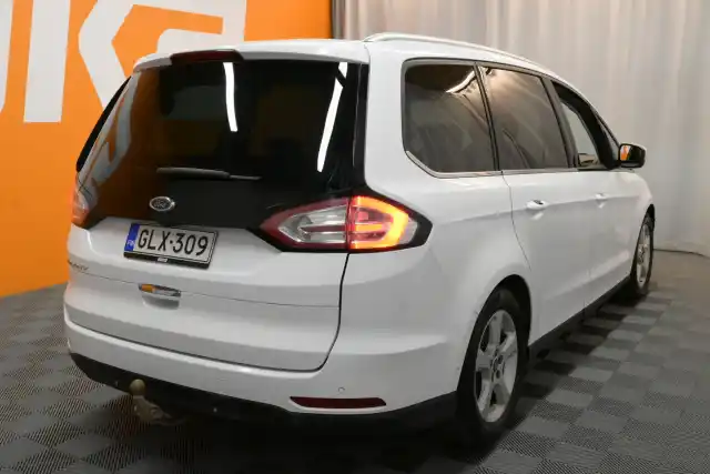 Valkoinen Tila-auto, Ford Galaxy – GLX-309