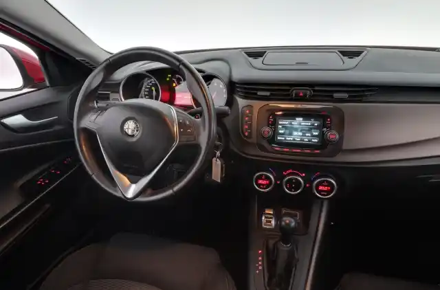 Punainen Viistoperä, Alfa Romeo Giulietta – GLX-370