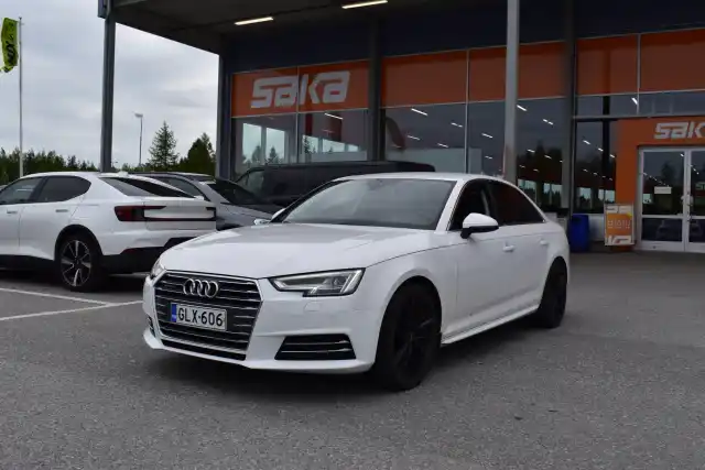 Valkoinen Sedan, Audi A4 – GLX-606