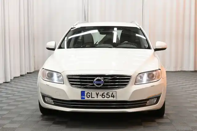 Valkoinen Farmari, Volvo V70 – GLY-654