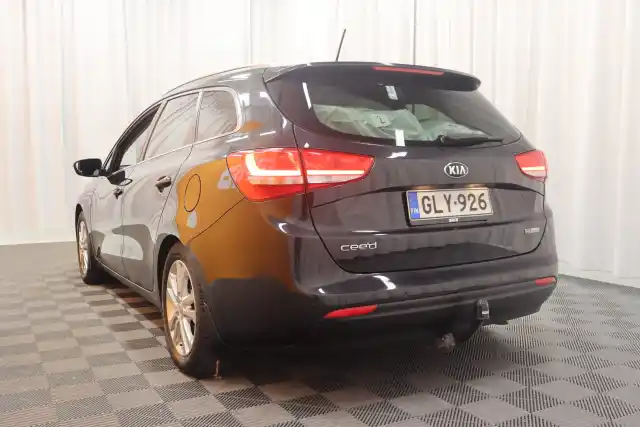 Musta Farmari, Kia cee'd – GLY-926