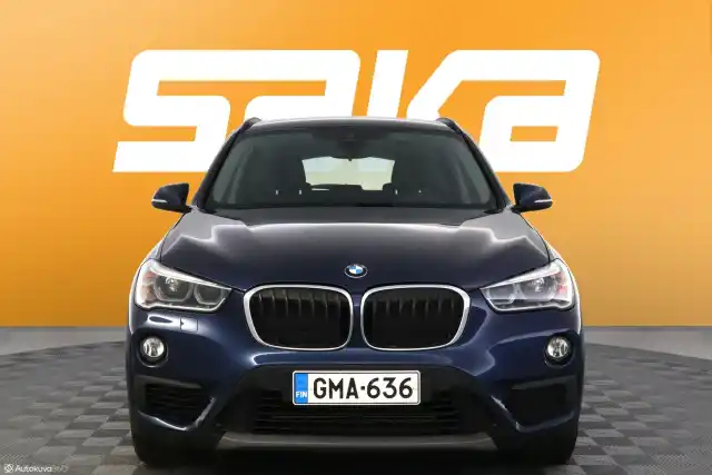 Sininen Maastoauto, BMW X1 – GMA-636