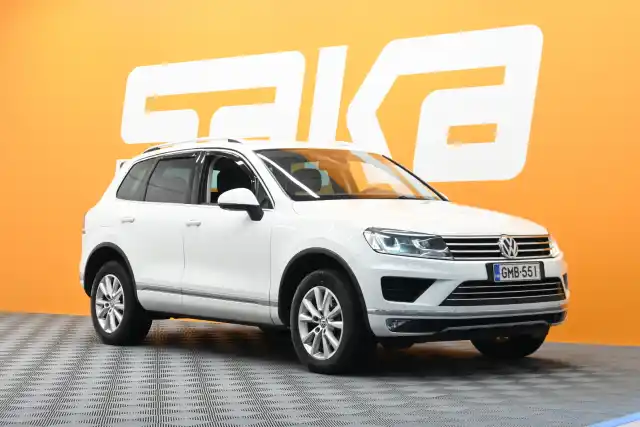 Valkoinen Maastoauto, Volkswagen Touareg – GMB-551