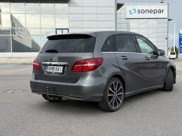 Harmaa Tila-auto, Mercedes-Benz B – GMB-561
