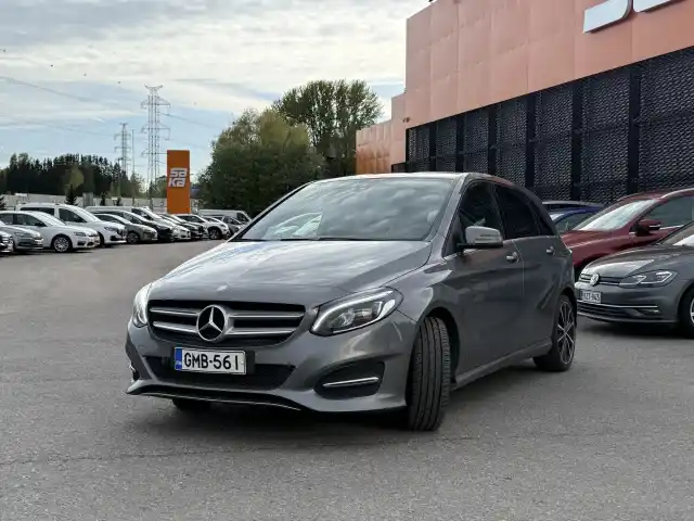 Harmaa Tila-auto, Mercedes-Benz B – GMB-561