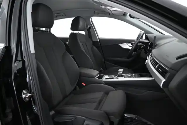 Musta Sedan, Audi A4 – GMB-570