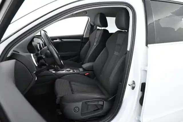 Valkoinen Viistoperä, Audi A3 – GMB-588