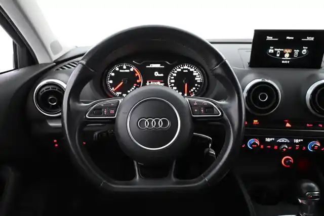 Valkoinen Viistoperä, Audi A3 – GMB-588