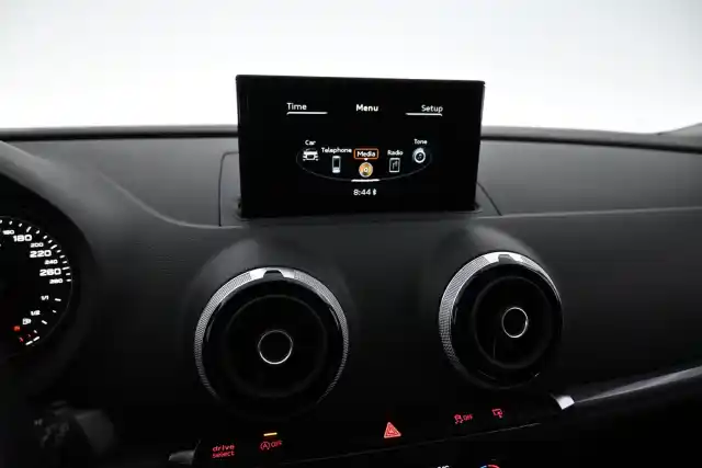 Valkoinen Viistoperä, Audi A3 – GMB-588