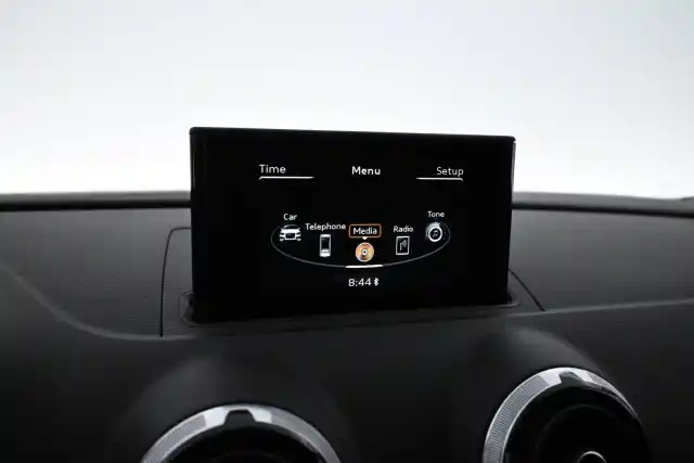 Valkoinen Viistoperä, Audi A3 – GMB-588