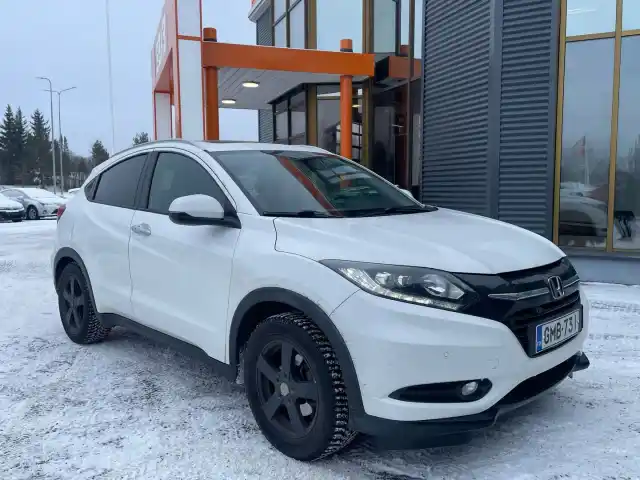 Valkoinen Maastoauto, Honda HR-V – GMB-731