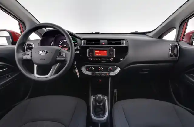 Punainen Viistoperä, Kia Rio – GMC-789