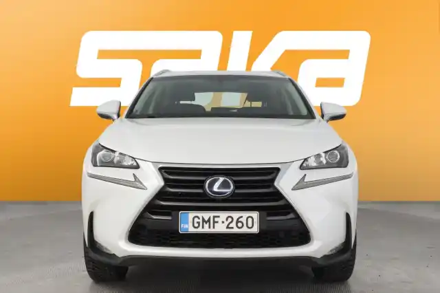 Valkoinen Maastoauto, Lexus NX – GMF-260