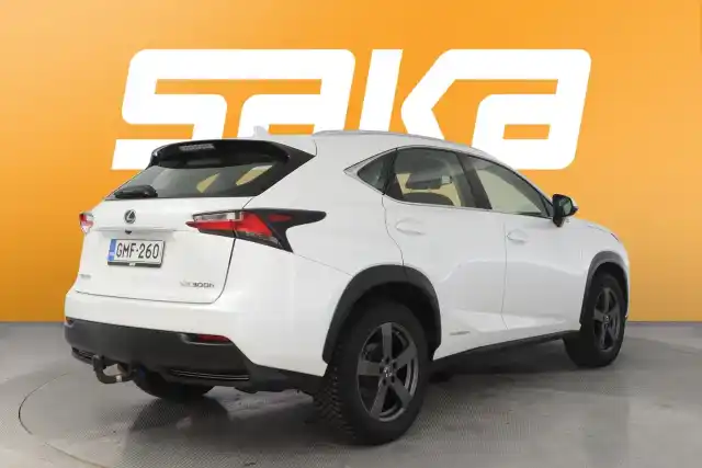 Valkoinen Maastoauto, Lexus NX – GMF-260