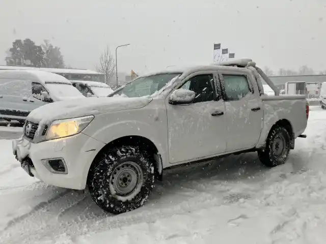 Valkoinen Avolava, Nissan Navara – GMJ-147