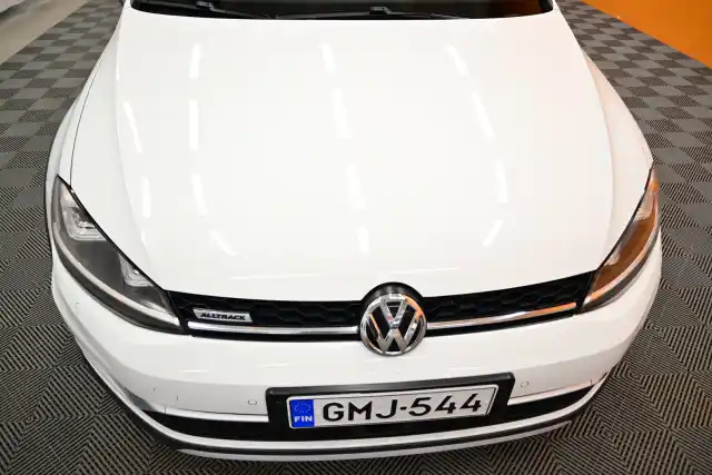 Valkoinen Farmari, Volkswagen Golf – GMJ-544