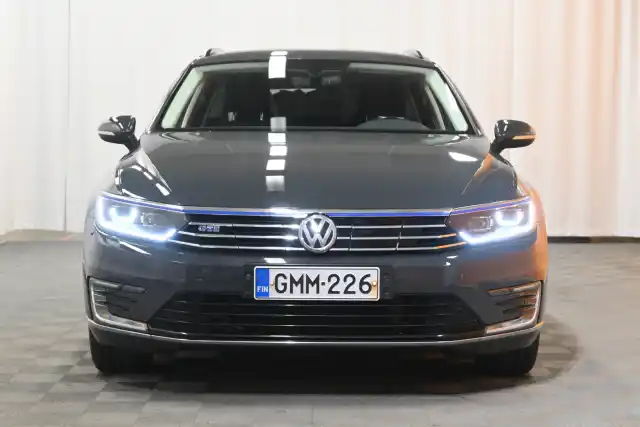 Harmaa Farmari, Volkswagen Passat – GMM-226