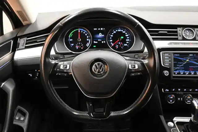 Harmaa Farmari, Volkswagen Passat – GMM-226