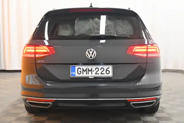 Harmaa Farmari, Volkswagen Passat – GMM-226