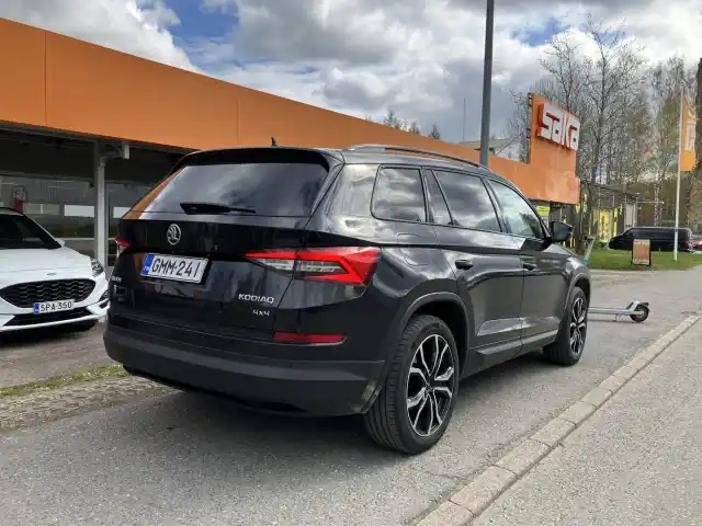 Musta Maastoauto, Skoda Kodiaq – GMM-241