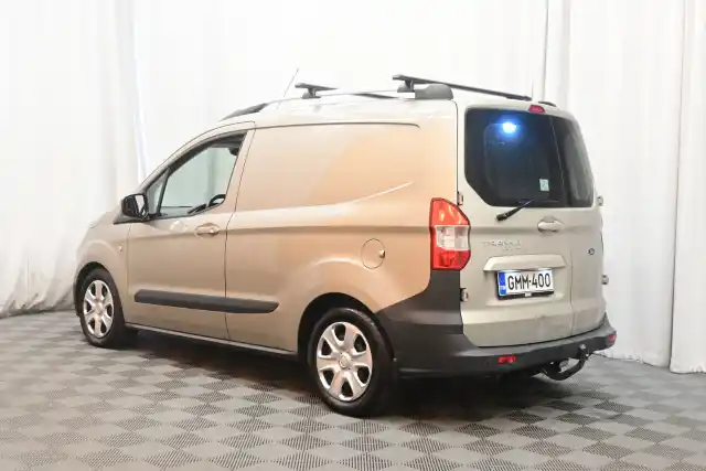 Harmaa Pakettiauto, Ford Transit Courier – GMM-400