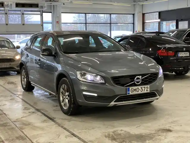 Harmaa Farmari, Volvo V60 Cross Country – GMO-372