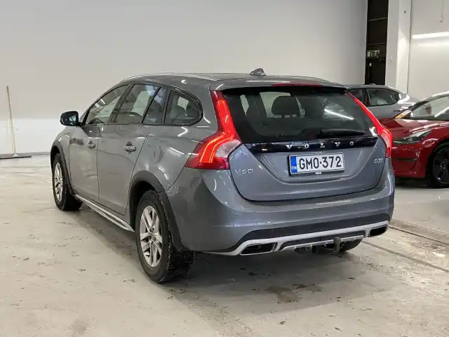 Harmaa Farmari, Volvo V60 Cross Country – GMO-372