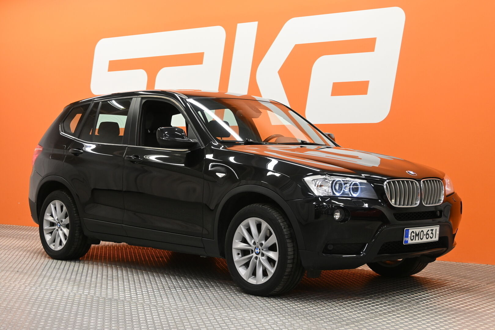 Musta Maastoauto, BMW X3 – GMO-631