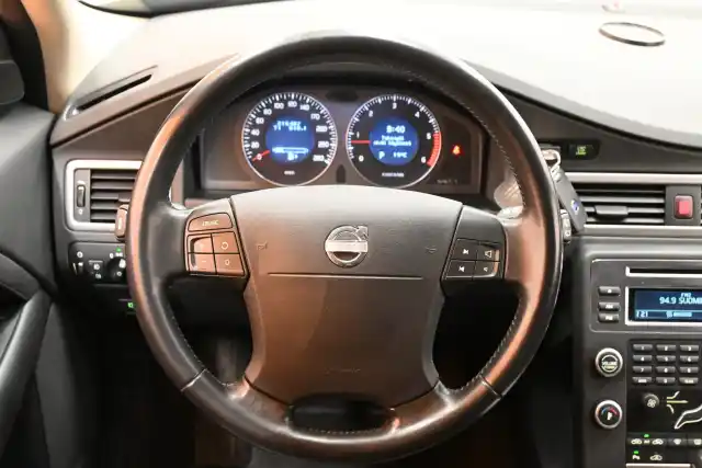 Beige Farmari, Volvo V70 – GMP-102