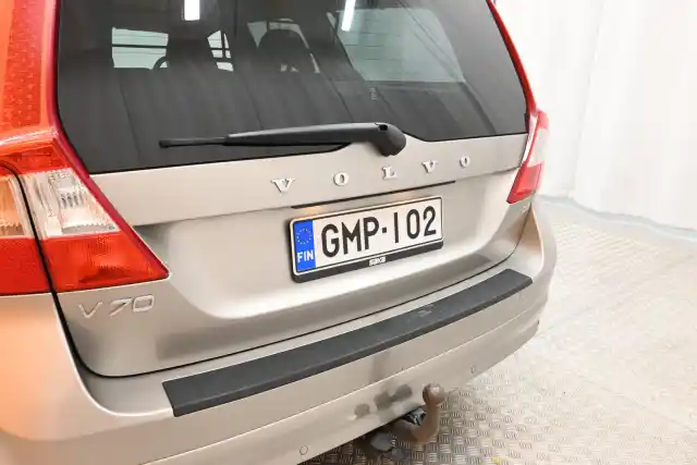 Beige Farmari, Volvo V70 – GMP-102